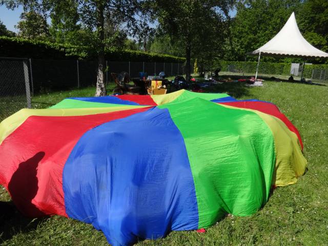 l_dsc06073 Kita Unter dem Regenbogen – Neuigkeiten - Picknick im O-Park zum Muttertag